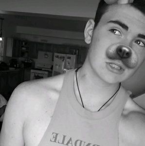 Meet your Posher, Ethan